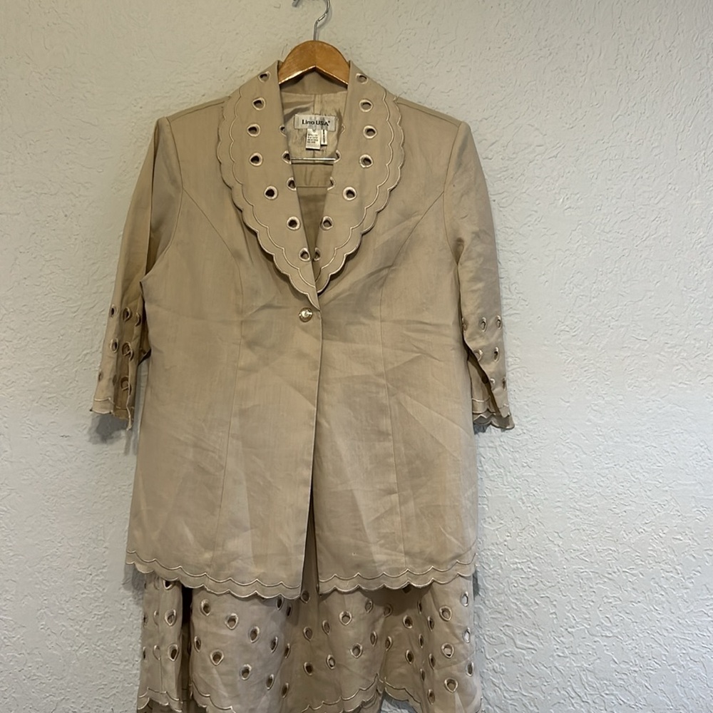 Color beige size medium brand Lino USA